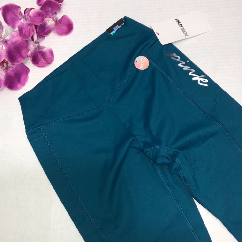 ⭐️Victoria Secret Sport Ultimate High Rise 7/8 ankle legging , SZ med - NWT⭐️